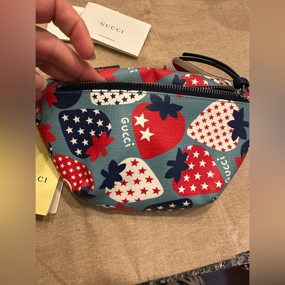 Gucci Strawberry Belt bag, limited edition - Picture 5 of 8